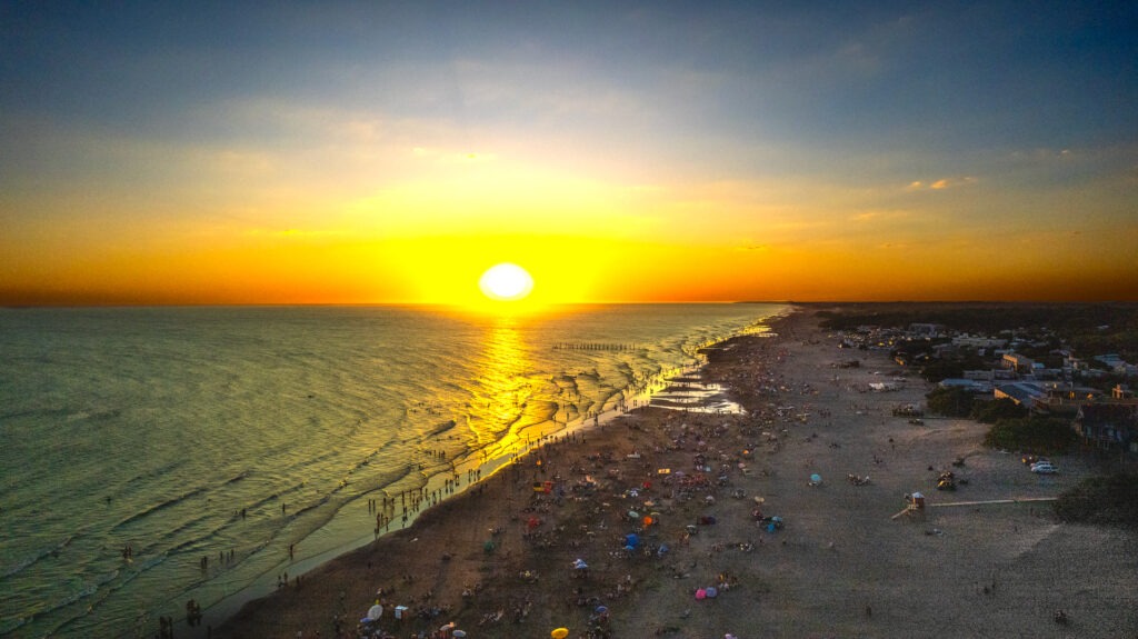 atardecer playa de monte hermoso
