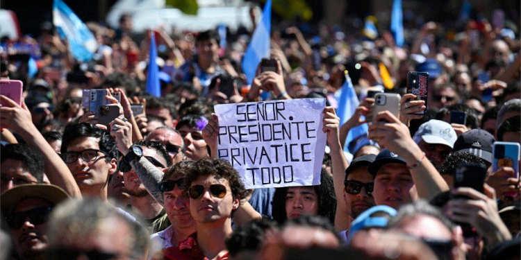 Del idealismo al pragmatismo en la nueva generación que gira hacia la derecha