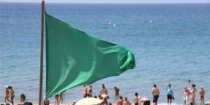 Significado de la bandera verde en blanearios argentinos esta temporada