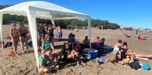 Ordenanza prohíbe el uso de gazebos en playa de Monte Hermoso