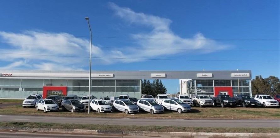 Leve baja mensual en el mercado de autos usados y crecimiento anual de ventas