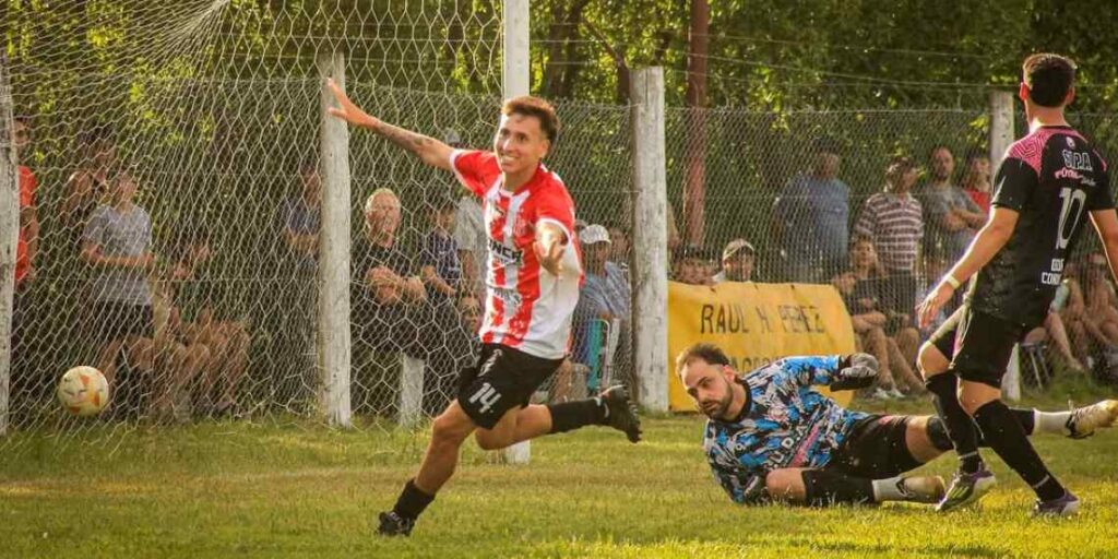 Atletico Monte Hermoso ganó la ida y está cerca del bicampeonato en la Liga de Fútbol