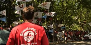 Guardavidas se movilizan por reclamos salariales en distintos balnearios de la costa atlántica bonaerense