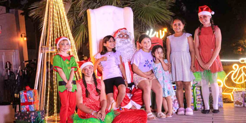 Papá Noel adelantó su visita, pasó por la Casa de la Cultura y compartió un fin de semana de encuentros y sorpresas