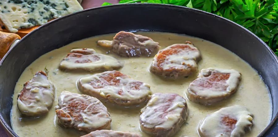 Al rescate de un plato navideño clásico sabroso y de preparación sencilla: solomillo de cerdo al roquefort